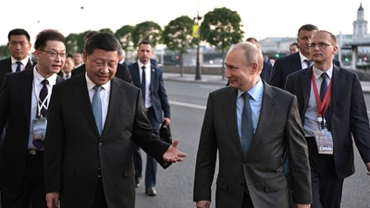 Лидер Китая обратился к Путину с просьбой не вторгаться на Украину