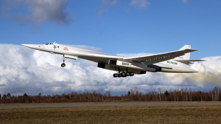 Российские Ту-160 взбодрили истребителей НАТО. Полёт продолжался более 8 часов