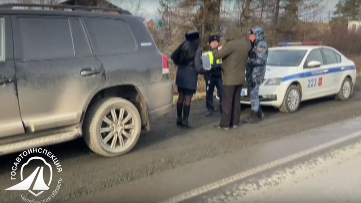 Челябинца на крутом авто поймали с неоплаченными штрафами на 105 тысяч рублей