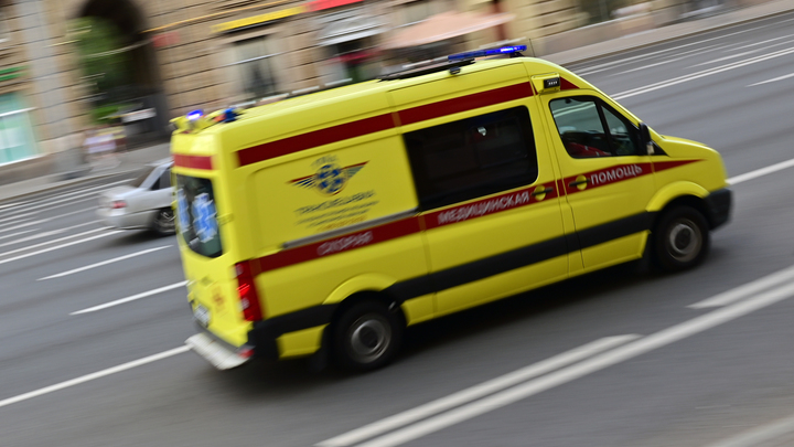 В Екатеринбурге скорая помощь с пациентом попала в серьезное ДТП