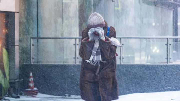 Москву накрыло снежным одеялом. Видно даже из космоса