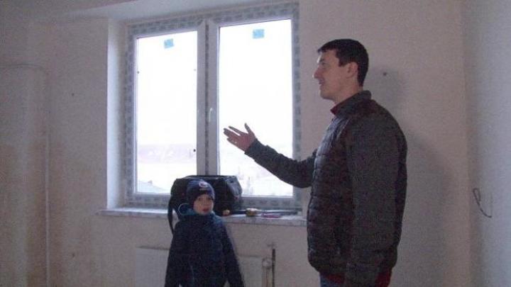 В Анапе начали выдавать квартиры погорельцам дома на ул. Лазурной