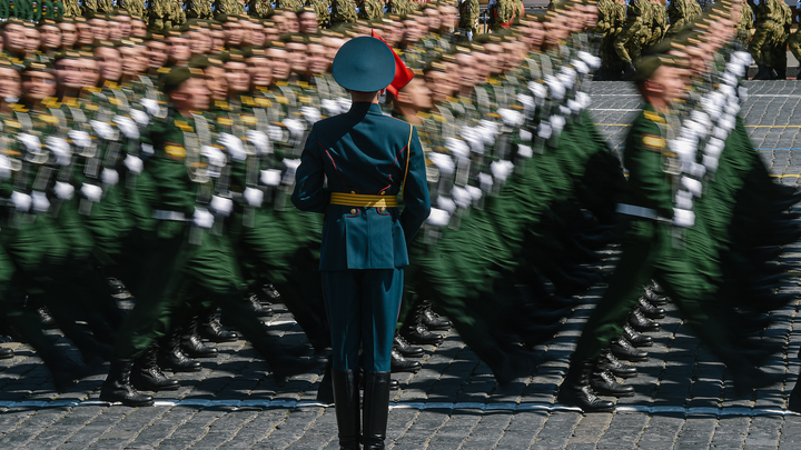 Что привело к инциденту на Красной площади: Всплыли новые подробности о судьбе солдата