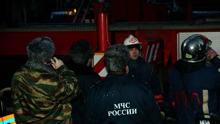 Полиция и жители Магнитогорска рассказали о ночном взрыве в жилом доме