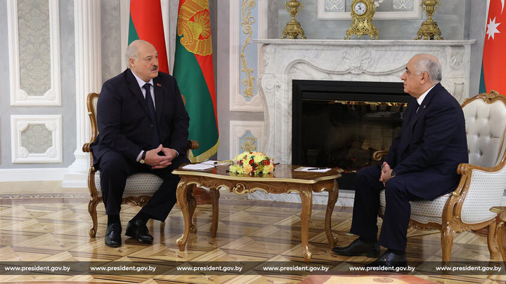 Лукашенко отрицает дружбу с Азербайджаном против Армении