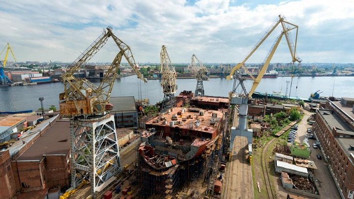 На Балтийском заводе при строительстве ледокола «Сибирь» погиб рабочий