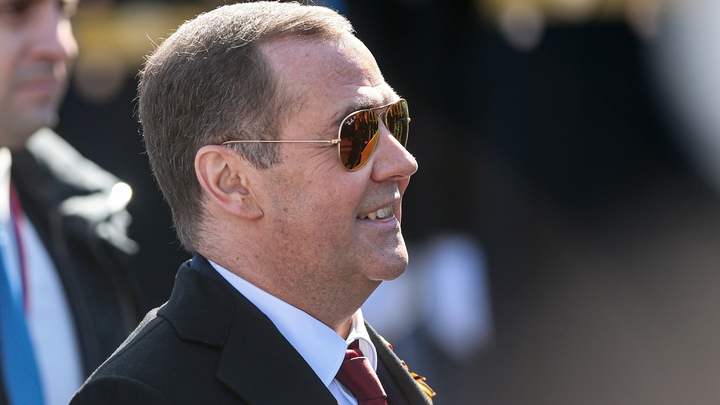 Дмитрий Медведев проголосовал онлайн на выборах мэра Москвы