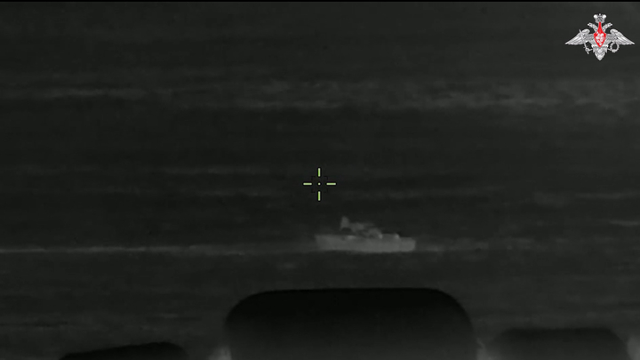 Минобороны РФ показало кадры уничтожения морских дронов ВСУ в акватории Новороссийска