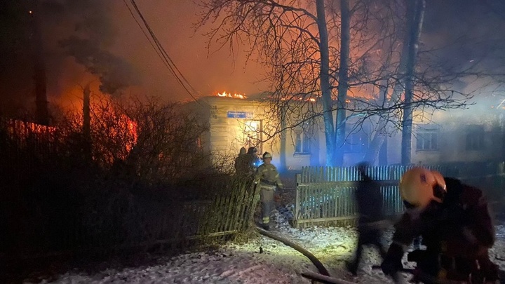 В Солнечногорске сгорел жилой барак
