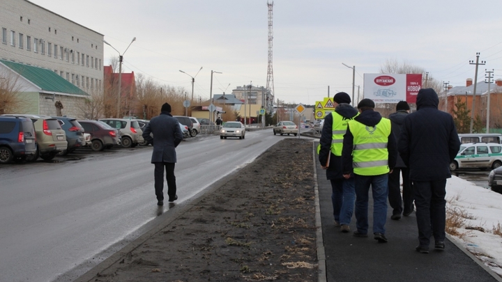 В Курганской области власти проверили прошлогодний дорожный ремонт