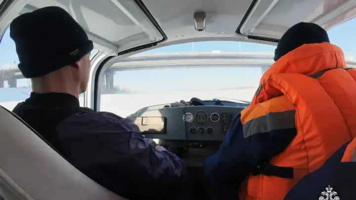 В Новосибирске приостановили поиски девочки, провалившейся под лед Оби