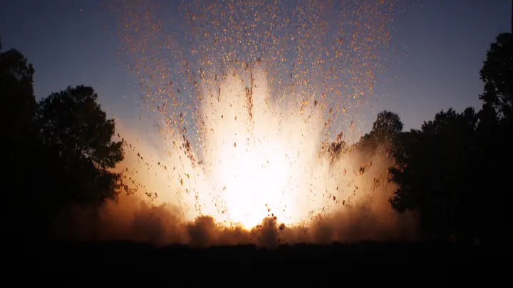 Газовый баллон рванул в Центре плова в Казахстане: Семь погибших. Момент взрыва сняла камера