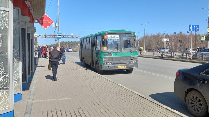 В Родительский день в Екатеринбурге на кладбища будут пущены дополнительные маршруты