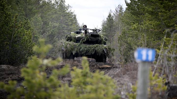 Крупные потери западной техники связаны с серьезными просчетами военного руководства Украины и НАТО