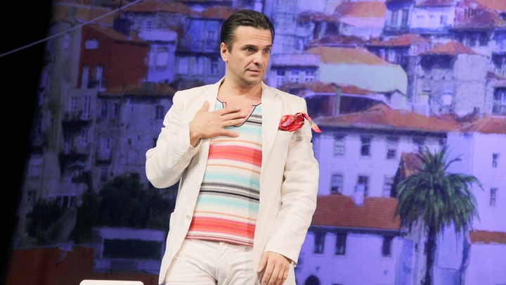 Возврат средств за спектакль с Астаховым потребовали 10 ростовцев