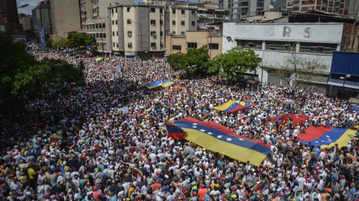 Забыли? Ностальгирующим по СССР напомнили, как всё было на самом деле. На примере одной современной страны