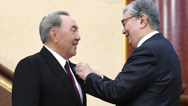 С Назарбаевым ведут яростные переговоры: Источник Guardian анонсировал передел в Казахстане