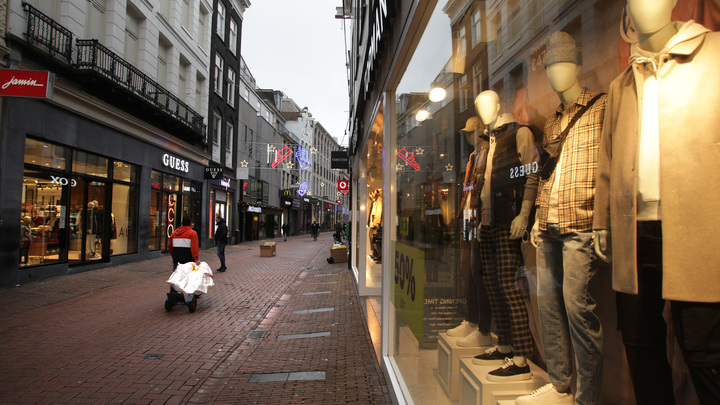 Украинка нашла Россию в Амстердаме. Возмущению не было предела: Мне бить лицо всем?