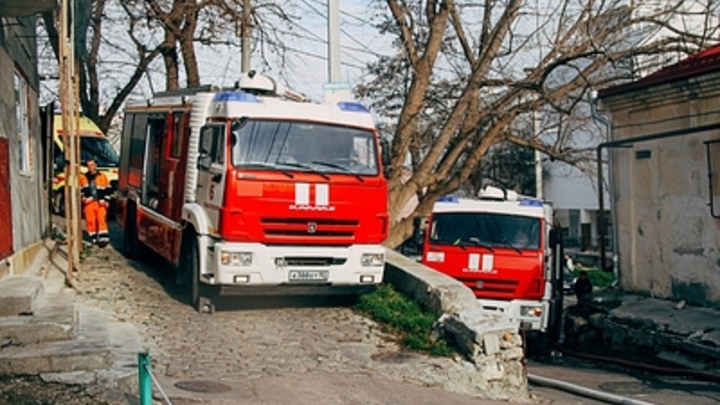 В Ростове загорелся многоквартирный дом