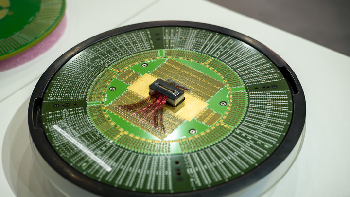 У России появится свой суперкомпьютер? Русские инженеры впервые создали фотонные микросхемы