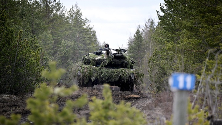 Leopard отправлен в ад: Русские бойцы сожгли немецкий танк ВСУ - Безсонов