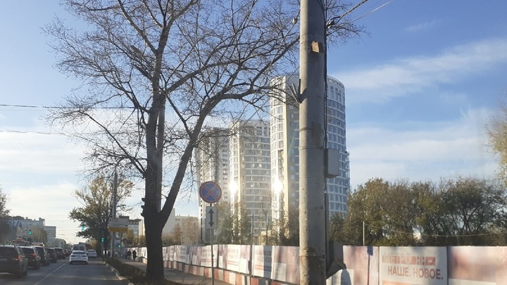 На площади Сенной началась заливка свай для котлована метро