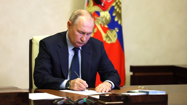 Путин перешёл на немецкий язык, чтобы в Германии точно поняли его слова
