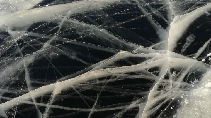 После смерти туристов на Байкале Госдума хочет запретить выезд на лед