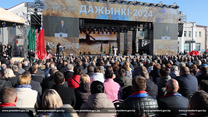 Лукашенко сказал, что провел непростые переговоры с представителями стран Запада