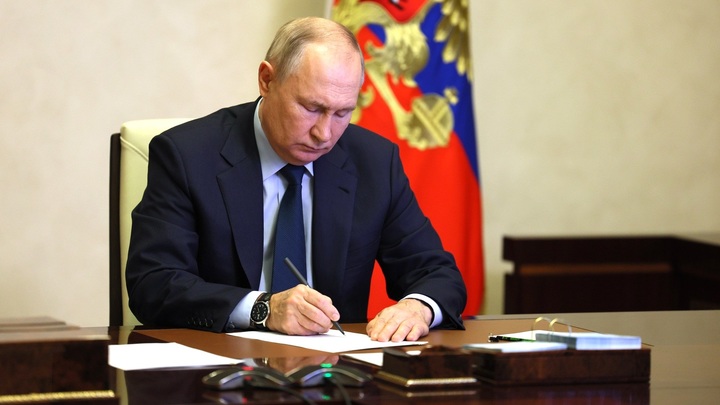 Срок - 1 мая 2024 года: Путин дал задание создать порядок решения споров по кредитам