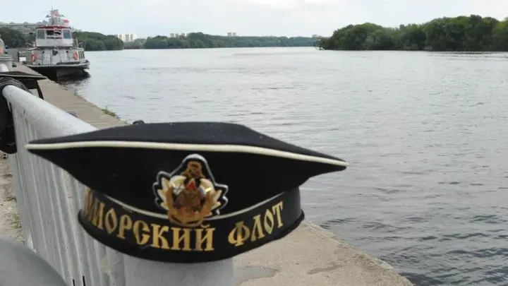 Памяти десанта на Малую Землю: в Новороссийске ночью прошла акция Бескозырка