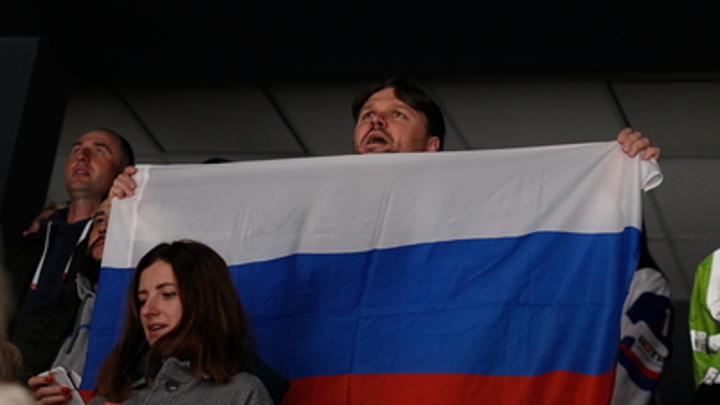 ЧП на матче Россия - Таджикистан: Русский голкипер покинул поле на костылях