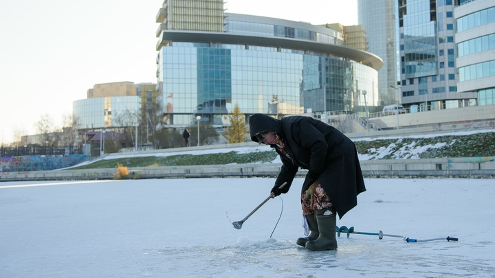 МЧС предупредило о 30-градусных морозах в Свердловской области с 25 ноября
