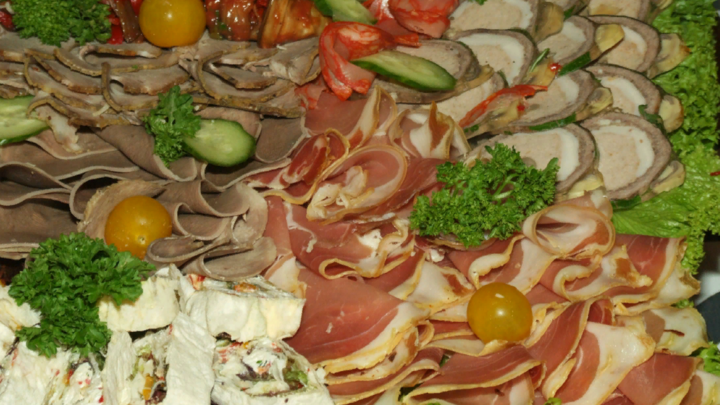 Европа заменит свинину на овощи. Публицист раскрыл цель глобалистов