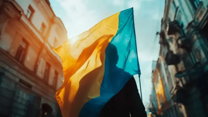 Я отдаю четыре области и Крым. Арестович* сделал деловое предложение. Ответ Стешина был жёстким и коротким