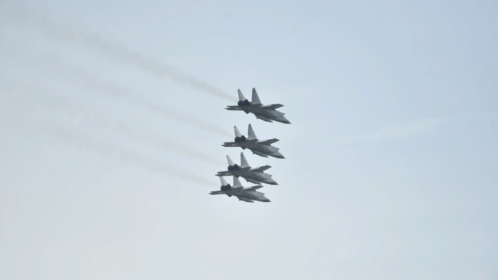 Авиапарада не будет? День Победы в Москве может пройти без самолётов - источник