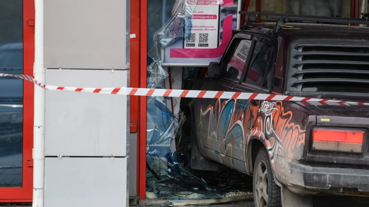 Старые авто под ударом: грозит ли водителям из России новый налог на вёдра?
