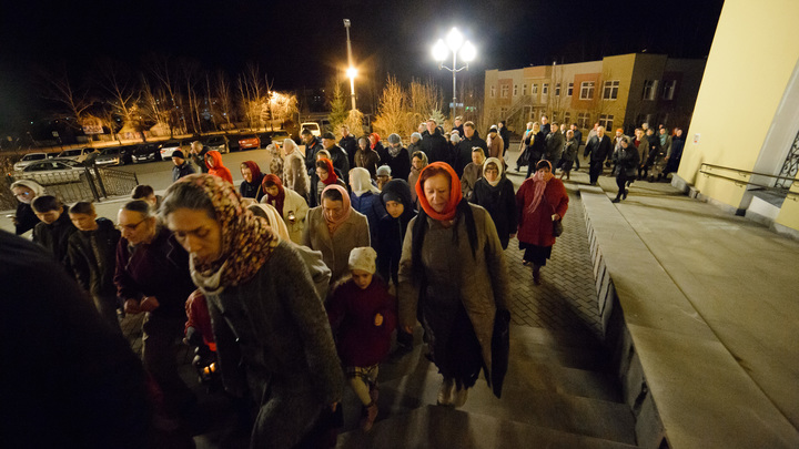 В Херсоне провели пасхальный крестный ход