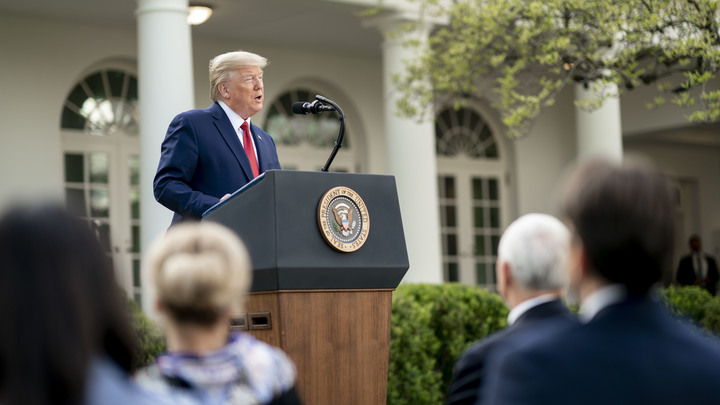 Это крайне мило: Трамп сообщил об очень большом самолете с медоборудованием, направленном Россией