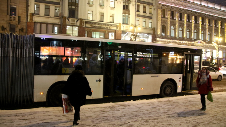 В Самаре дополнительные автобусы подадут к пяти храмам в ночь на 7 января 2023 года