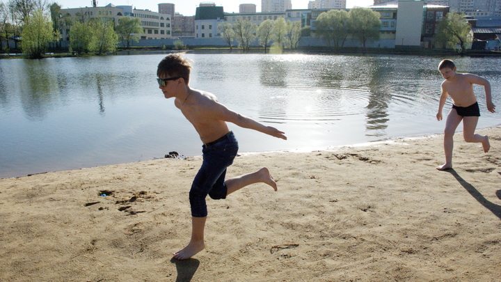 Екатеринбургская семья покрылась сыпью после купания в Шарташе