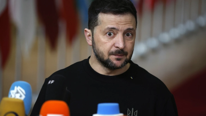 Зеленский вспомнил о ядерном оружии: Он назвал тупым решение отдать его России