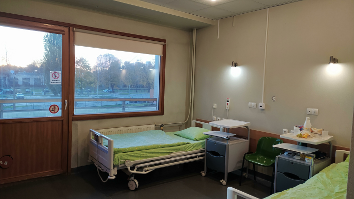 Директора московского соццентра уволили из-за ампутации рук у пациентки