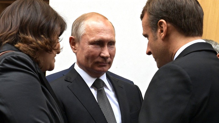 Эксперт двумя словами подвёл итог звонка Макрона Путину