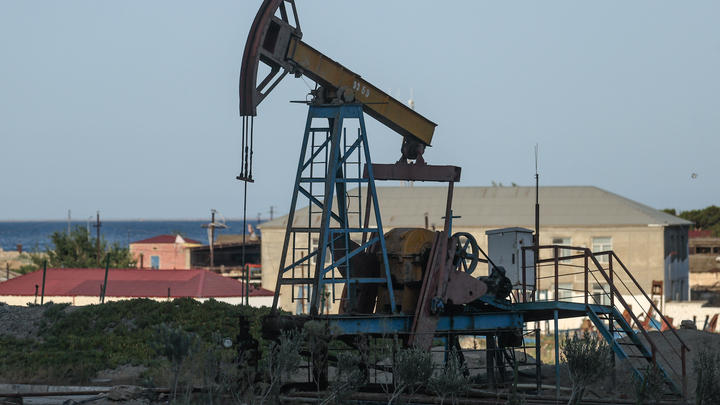 Венгрия не станет снижать объем закупаемой у России нефти