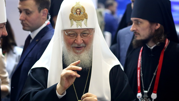 Мигранты должны уважать Россию: Патриарх Кирилл уверен - русскую традицию хотят извне расшатать