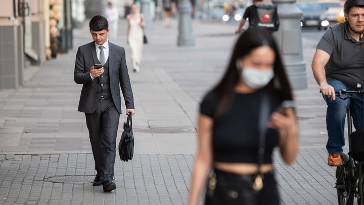 Во время рейда по Пятёрочкам в Магнитогорске оштрафовали женщину с накаченными губами