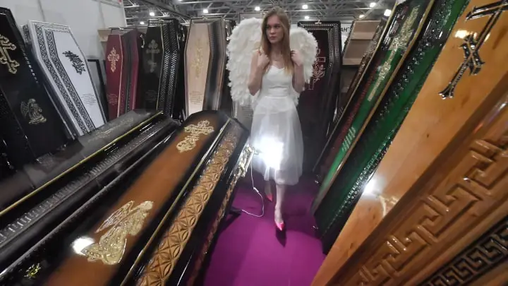 «Оживают» в гробу: учёные объяснили, как тела покойников могут двигаться после смерти