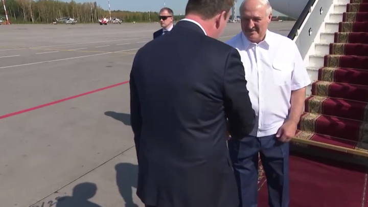 «У вас еще терпимо, а у нас невыносимо»: Первая фраза Лукашенко в Санкт-Петербурге