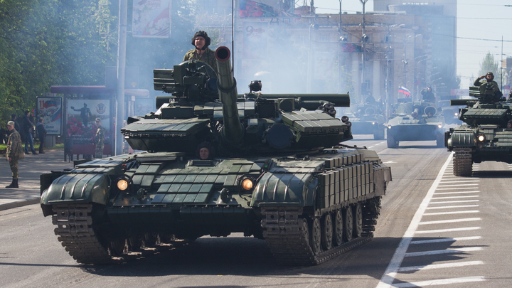 Власти попросили петербуржцев взять маски на парад в честь Дня Победы